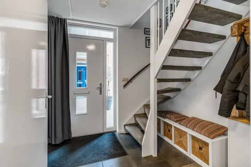 Moderne Helft Van Dubbel Herenhuis Ede