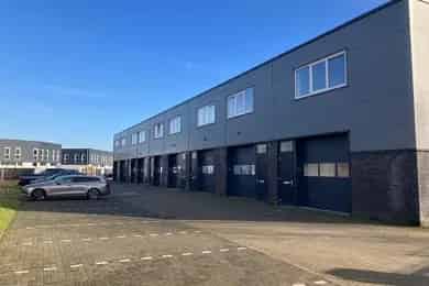 120 m2 Bedrijfsruimte te Koop in Almere