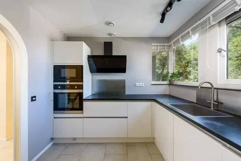 Tussenwoning Almere Buiten Regenboogbuurt 2 slaapkamers moderne keuken