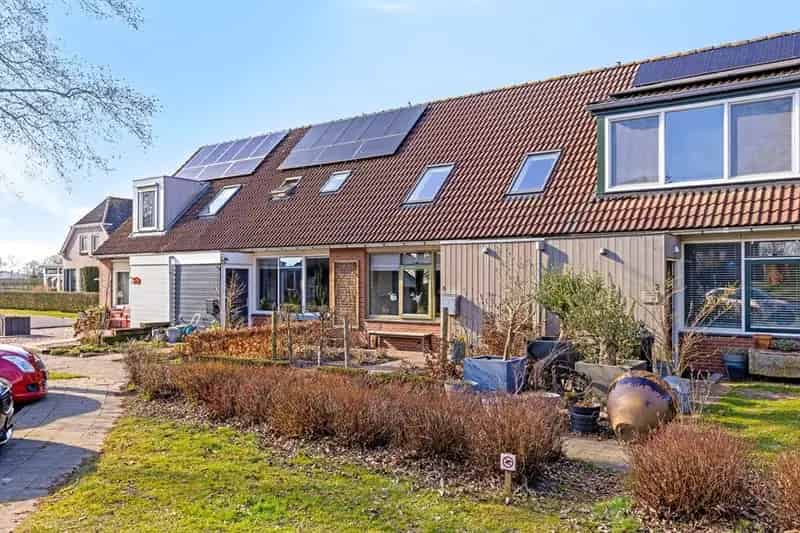 Ruime Tussenwoning nabij natuurgebieden