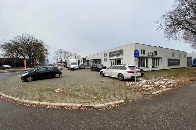 Bedrijfshal te huur Almelo 545m2 Kantoor 160m2