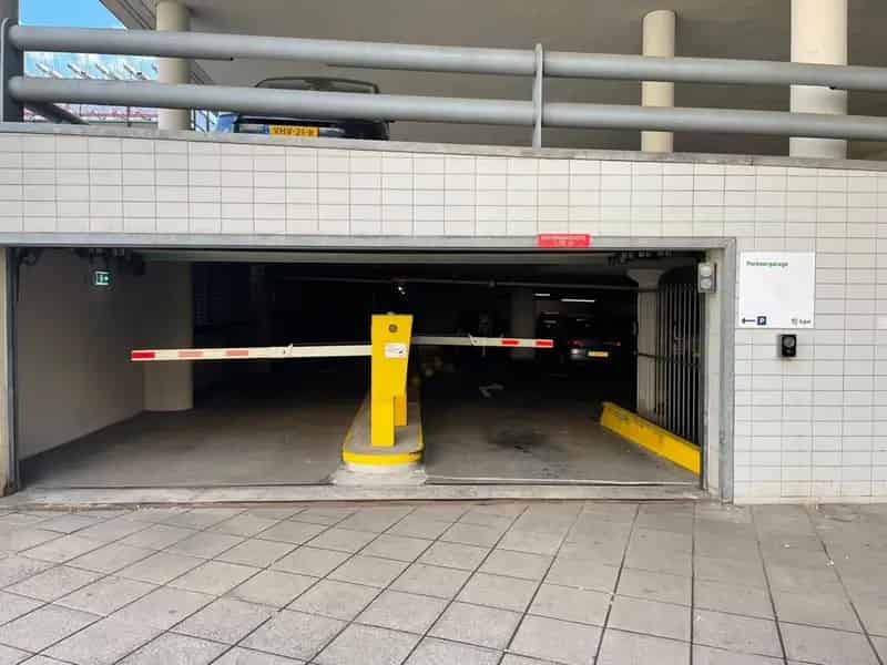 Garagebox Groningen Station: 20 parkeerplaatsen te huur