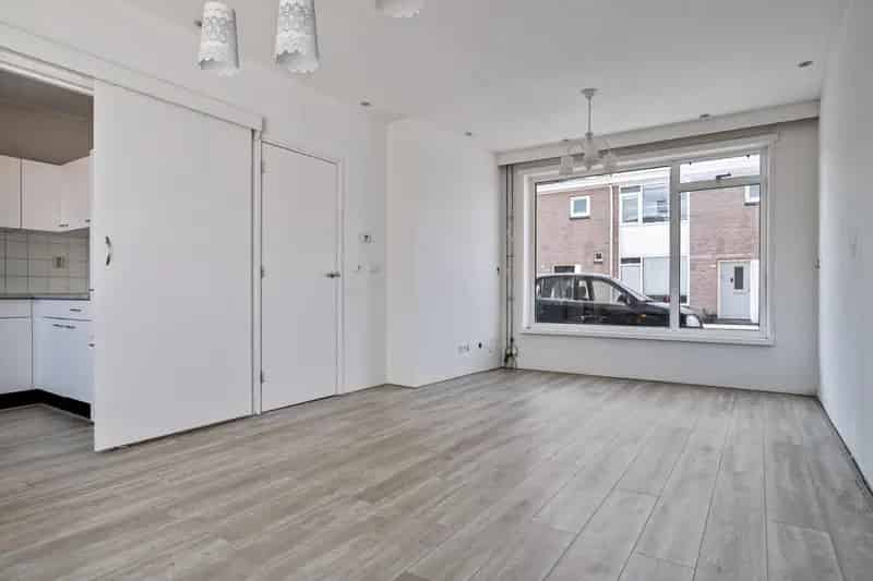 Tussenwoning Beverwijk 3 slaapkamers starterswoning tuin