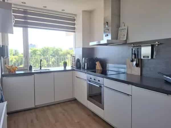 4 Kamer Appartement Ommoord Nabij Winkels en Metro