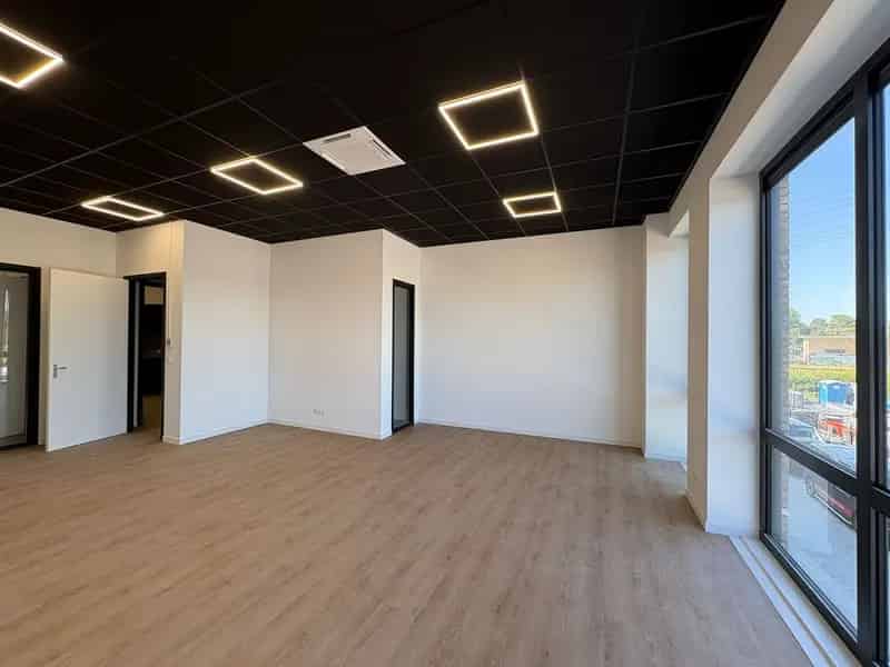 Bedrijfshal te Huur Groningen 186m² Kantoor Showroom