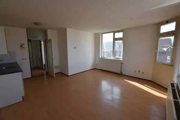 1 Slaapkamer Appartement met Ruime Woonkamer en Berging