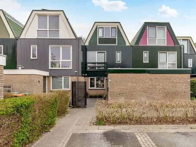 Woning te koop Archipel Lelystad 4 slaapkamers diepe tuin