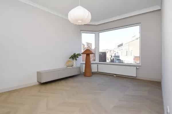 Te huur Appartement Den Haag 4 slaapkamers zonnig dakterras