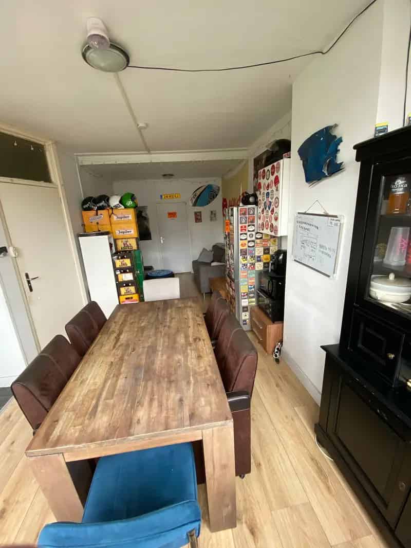 Studentenkamer Hoogvlietstraat: Kamer te huur voor sociale mannelijke student