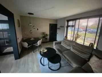 Huis Te Huur , Alphen aan den Rijn, Zuid-Holland