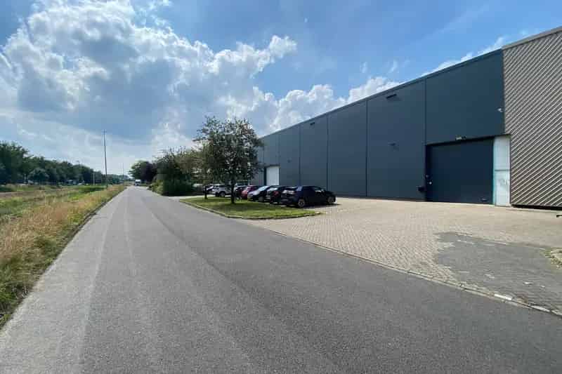 Bedrijfshal Almelo te huur 2275m² Bedrijvenpark Twente