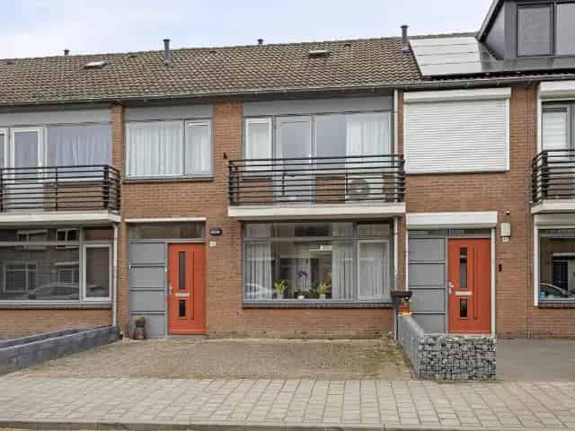 Ruime Tussenwoning Te Koop in Tilburg Quirijnstok
