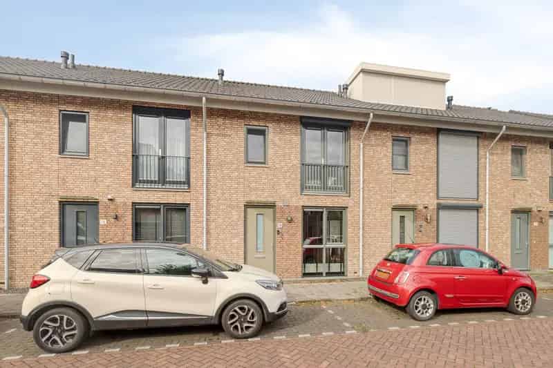 Huis te koop Made: 4 slaapkamers, luxe keuken en tuin