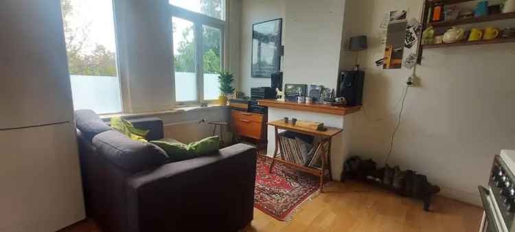 Ruime kamer met eigen keukenblok Leeuwarden