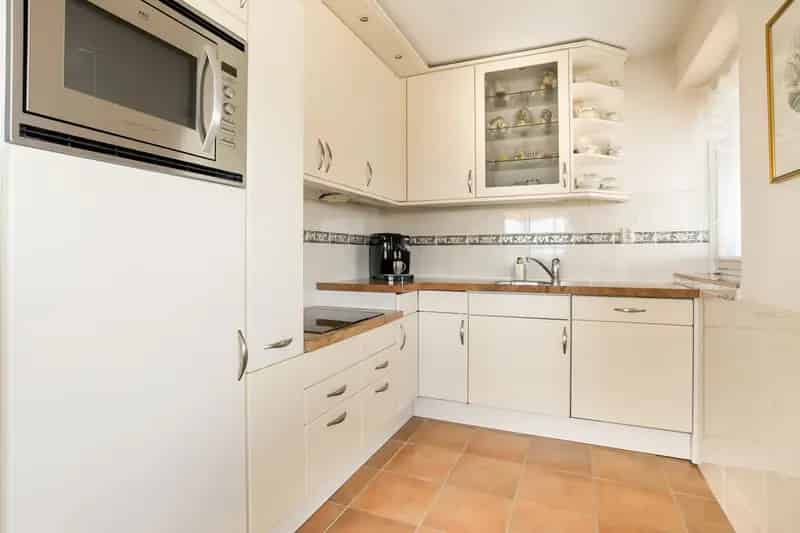 Ruim Appartement Velserbroek Garage Parkeerplek Balkon