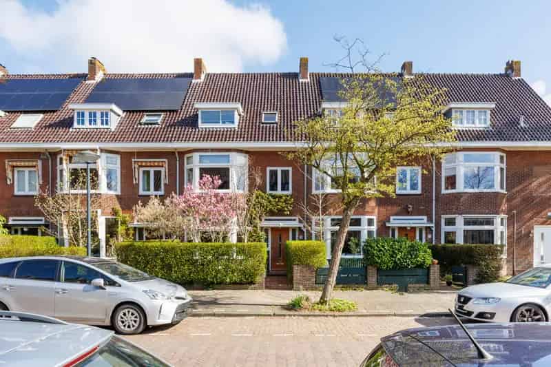 Jaren 30 woning Leiden Burgemeesterswijk 5 slaapkamers