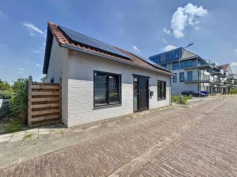 Moderne Semi-bungalow Nabij Sluis Centrum