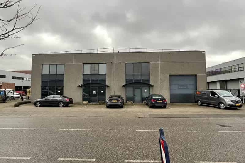 Bedrijfshal te Huur Den Haag 410m2 Kantoor 205m2