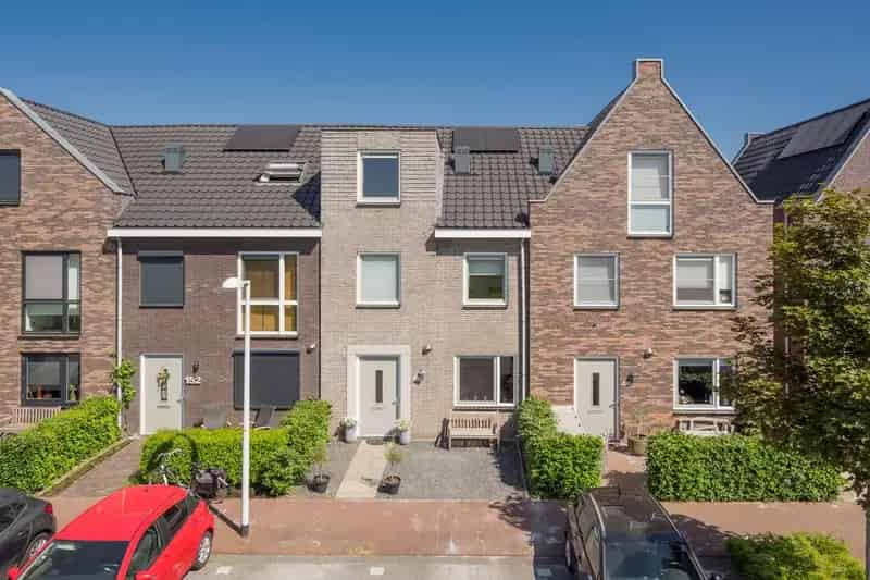 Tussenwoning 4 slaapkamers Barneveld