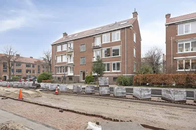 Groot licht hoekappartement Professorenwijk Leiden