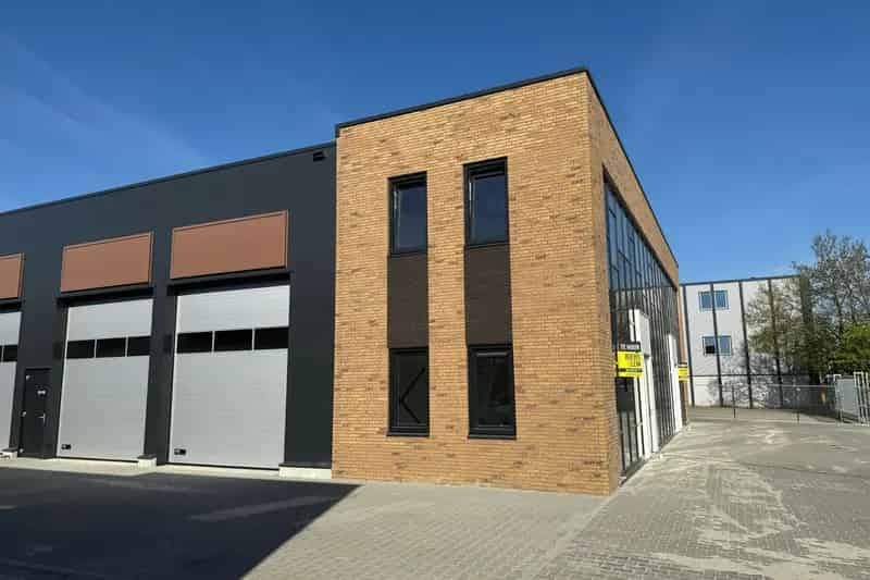 Bedrijfshal Enschede te huur 200m² Kantoor en Bedrijfsruimte