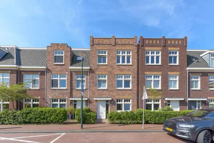 Huis Te Koop in Den Haag, Zuid-Holland