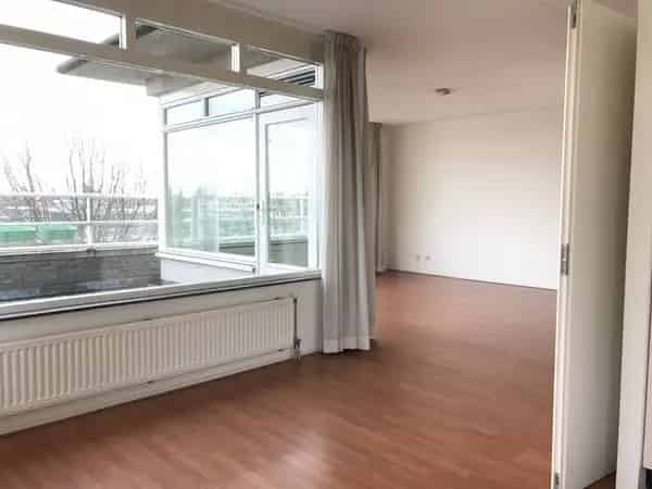 Licht Hoekappartement 81m2 Leidschendam 5e Verdieping Parkeerplaats