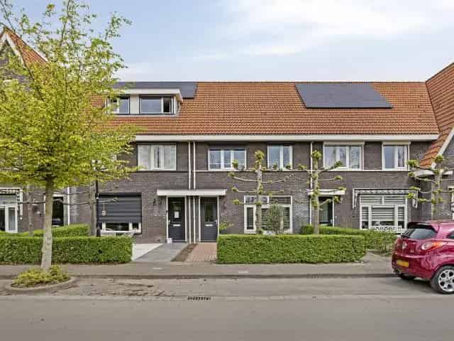 Ruime jaren 30 woning te koop in Terneuzen 4 slaapkamers