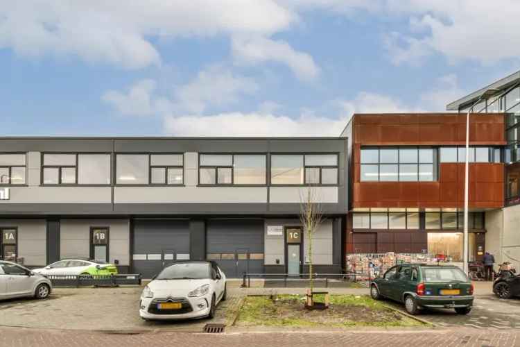 Bedrijfshal te Huur Diemen 170m2 Kantoorruimte Parkeerplaatsen