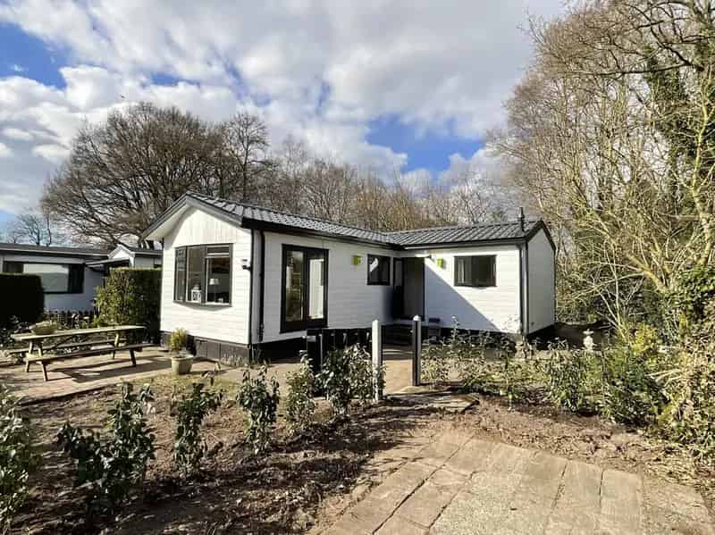 L-Chalet Veluwe: Recreatief Chalet te huur op Camping Klavertje Vier
