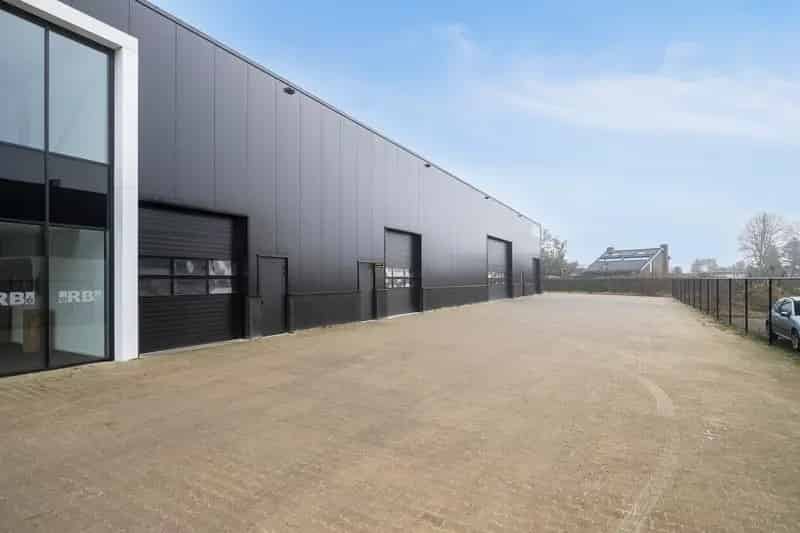 Bedrijfshal te Huur Oostrum 1120m²  - Gasloos - 15 Parkeerplaatsen
