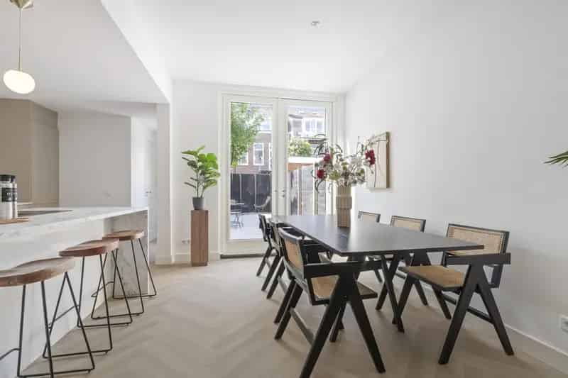 Moderne benedenwoning Haarlem - 2 slaapkamers, 2 badkamers, zonnige tuin