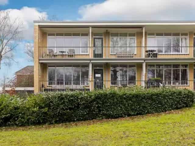 Recent gerenoveerd 3 kamer appartement Bussum met parkeerplek