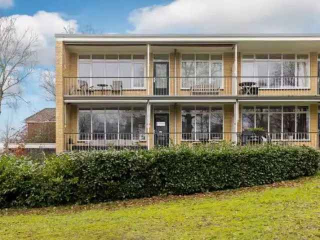 Recent gerenoveerd 3 kamer appartement Bussum met parkeerplek