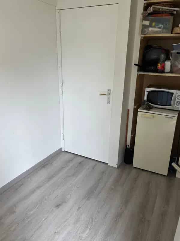 Ruime 6 Slaapkamers Zaandam Nabij Stad en Park