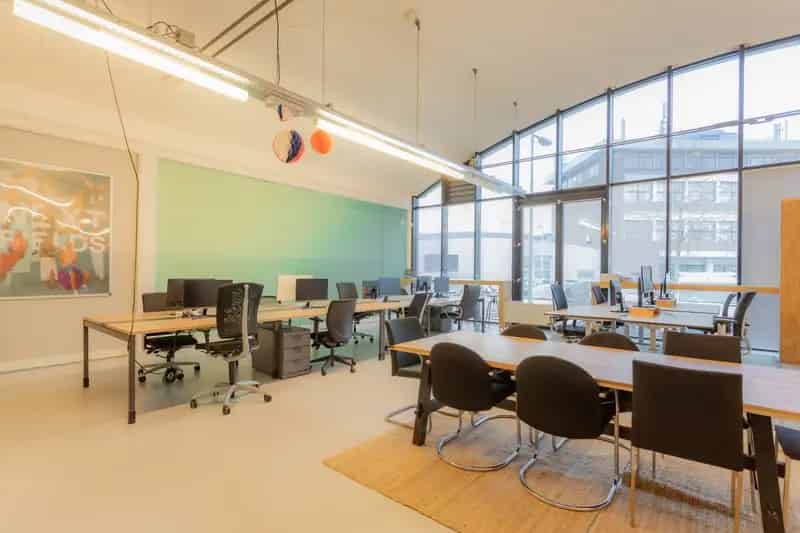 Kantoor te huur Amsterdam Overamstel 130m² 12-14 werkplekken