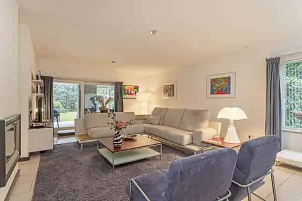 Royale 5 Slaapkamers Familiewoning in Haelen
