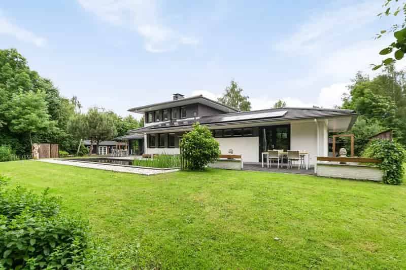 Vrijstaande Villa Dedemsvaart Luxe Wonen 4 slaapkamers Zwemvijver