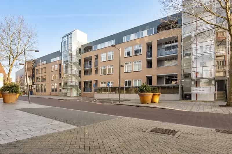 Ruim 3 Kamer Appartement Almere Stad Nabij Centrum