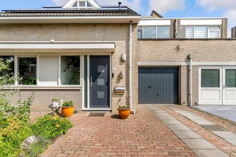 Ruime 5 Slaapkamer Tweekapper te Koop Almere Muziekwijk