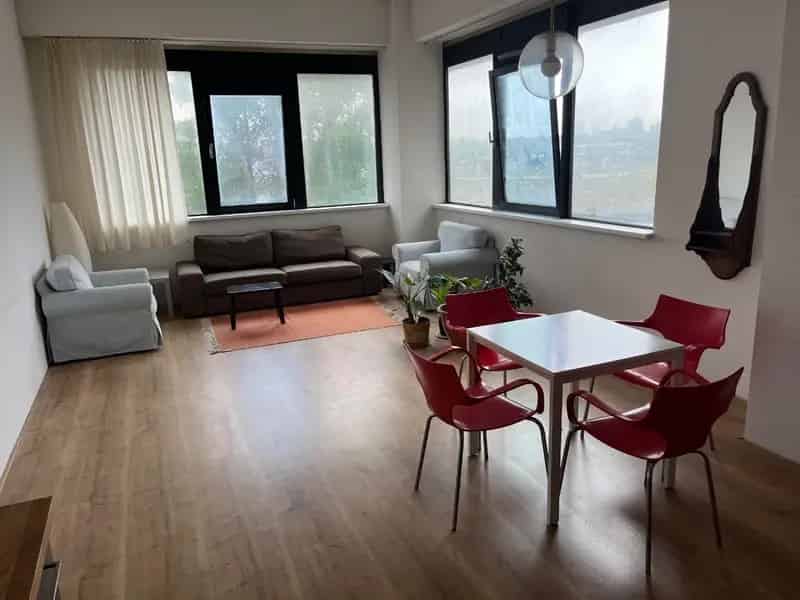 Studio-Loft Appartement te Huur Aan Kanaal