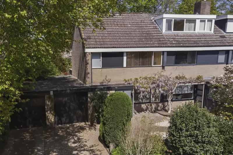 Huis te koop Leusden: Ruime hoekwoning met 4 slaapkamers en garage