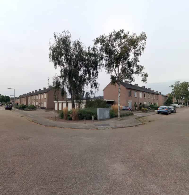 Huis Te Huur , 30, Pater van den Elsenstraat, Geffen, Noord-Brabant