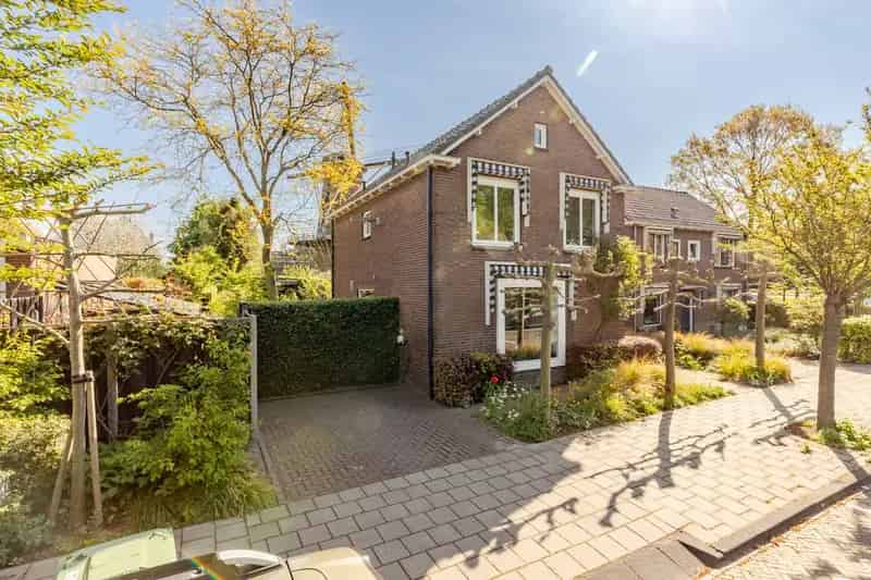 Huis te koop Maassluis Ruime Vrijstaande Woning met 58 Zonnepanelen