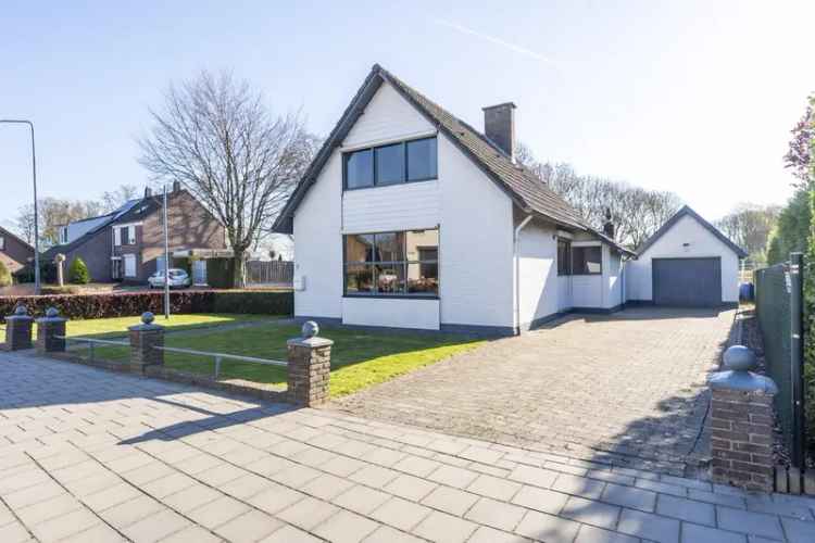 Vrijstaand Huis met Tuin Garage en Ruime Oprit in Einighausen