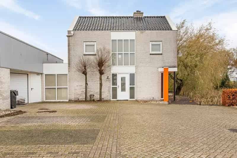 Bedrijfshal Nij Beets te koop Swynswei