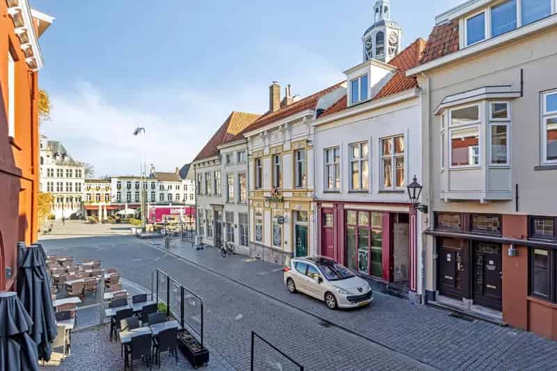 Winkel Bergen op Zoom Executieveiling Grote Markt 16