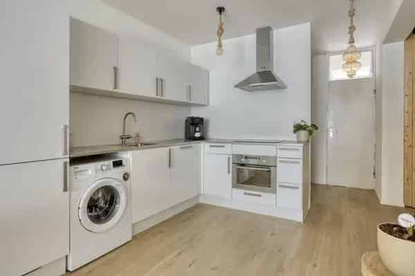 Appartement Tilburg: Instapklaar 2-kamer appartement met tuin en parkeerplaats