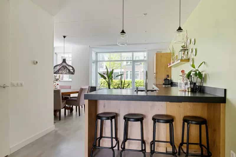 Luxe Tweekapper Zwaag 5 slaapkamers Ruime Tuin Oprit
