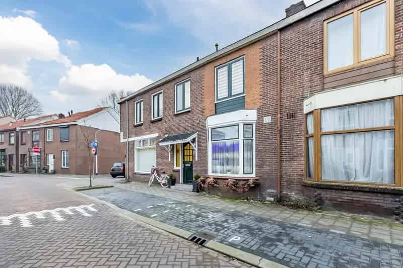 Huis te koop Zaandam: Ruime gezinswoning 4 slaapkamers
